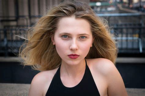 detroit become human chloe actress